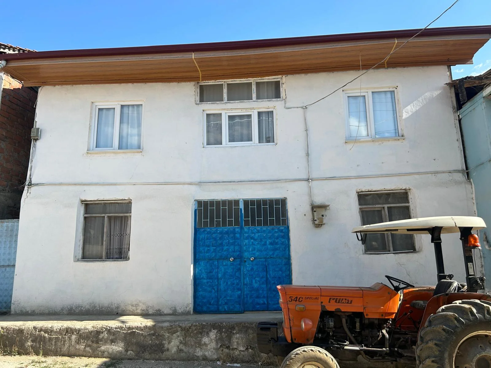 Erbaa Değirmenli köyünde müstakil 2 katlı  satılık  bina