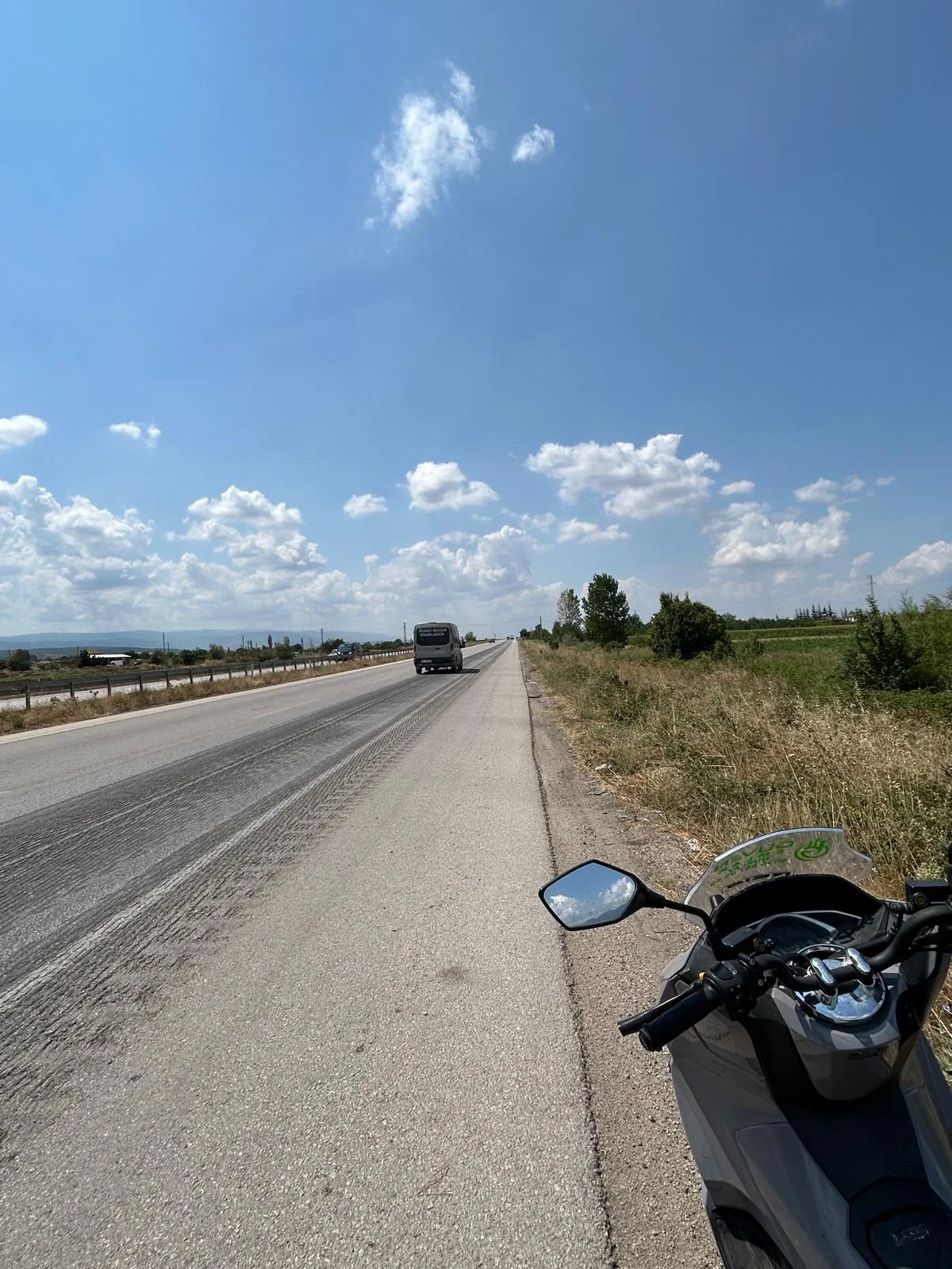 Erbaa tepe kışla D100 karayolu üzerinde 7317 m2 satılık tarla