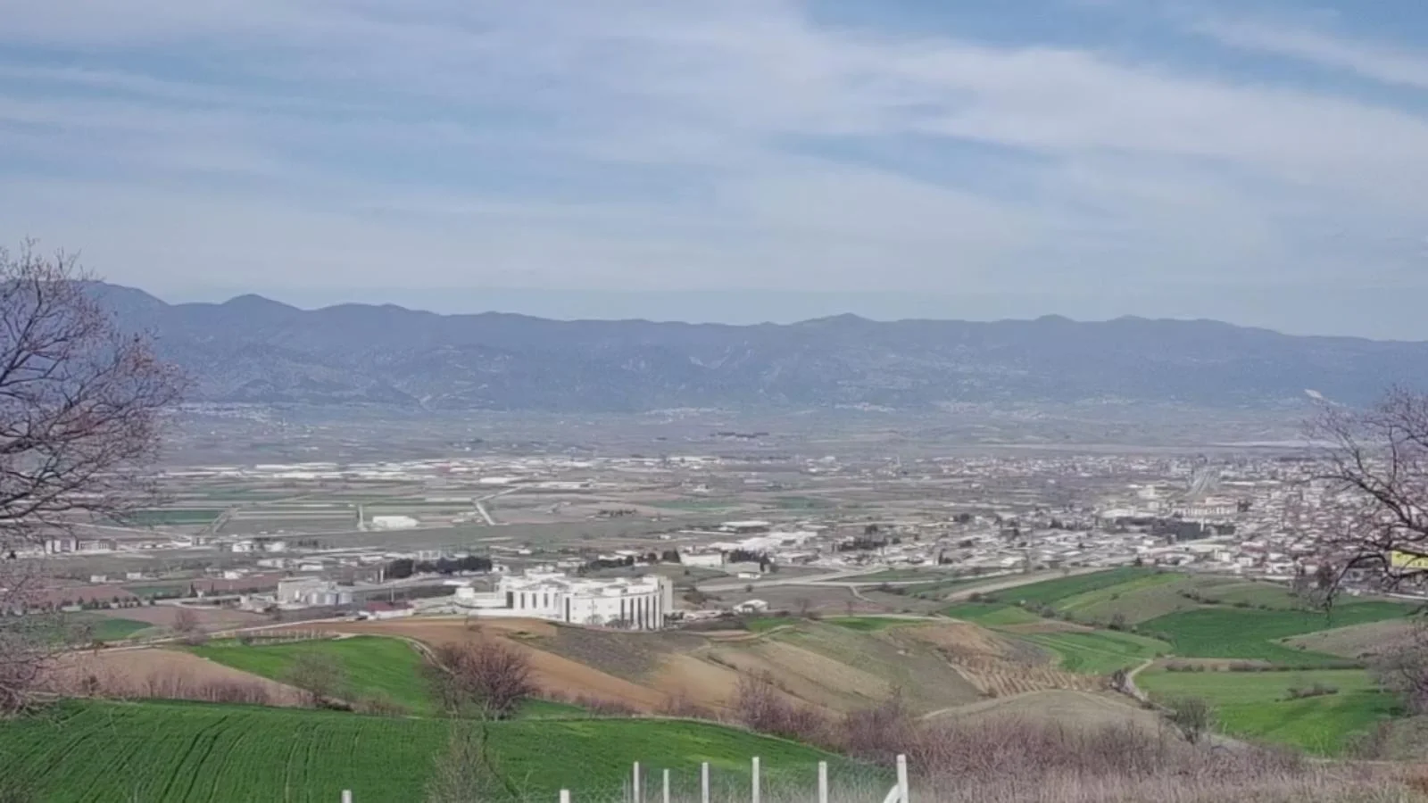 EVYABA MAHALLESİ YENİ HASTAHANE ÜSTÜNDE SATLIK 1600M2 TARLA